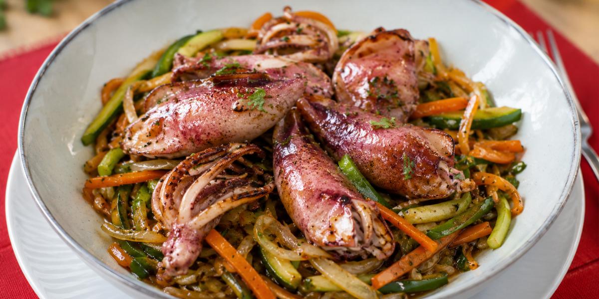 Wok de pota con verduras salteadas