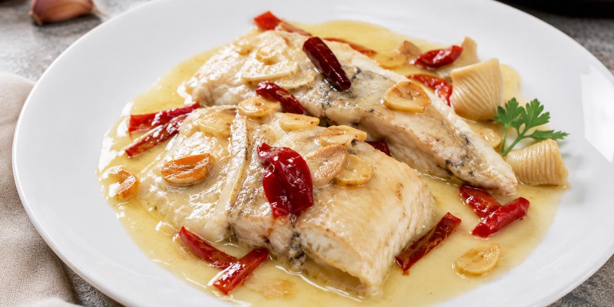 Ventrescas de bacalao al pil-pil con ajos y pimientos
