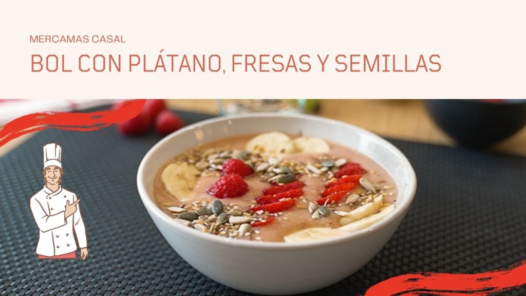Bol con plátano, fresas y semillas
