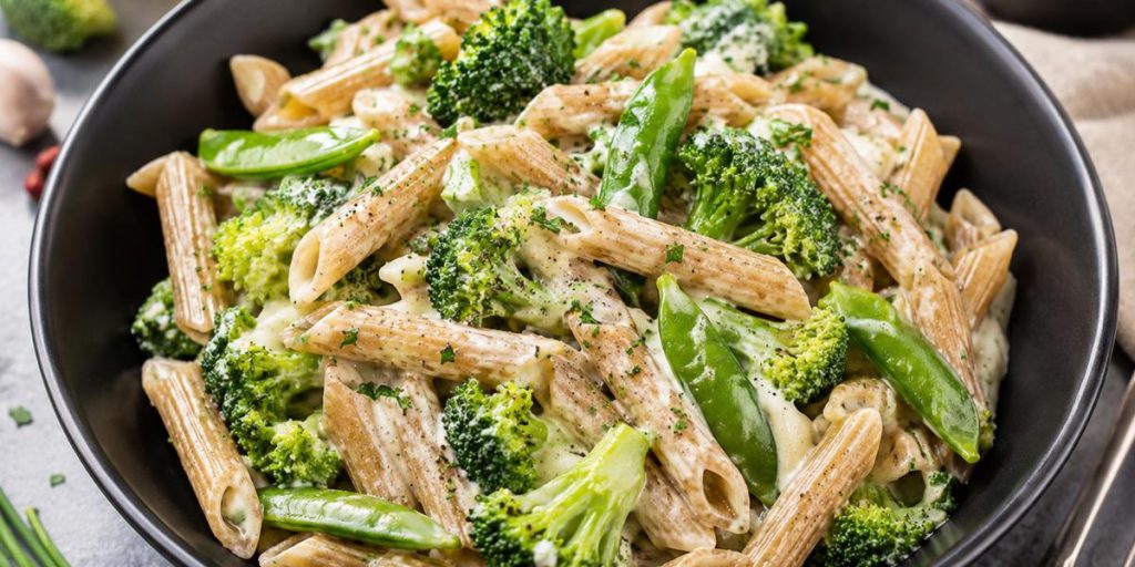 Pasta integral con brócoli y crema