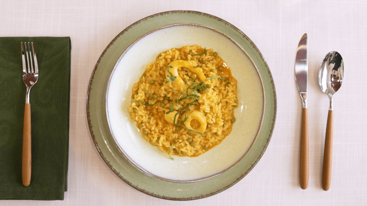 Arroz meloso con anillas de pota