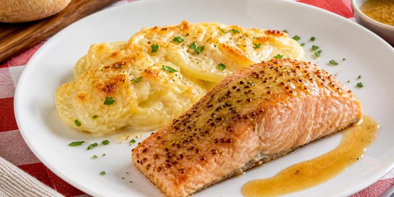 Salmón al horno con miel y mostaza