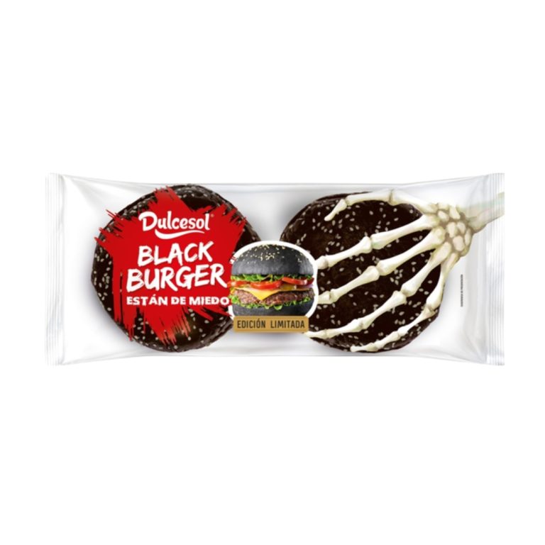 Pan de hamburguesa negro Dulcesol Black Burger, edición limitada de Halloween, con decoración de telaraña blanca en Mercamás Casal.